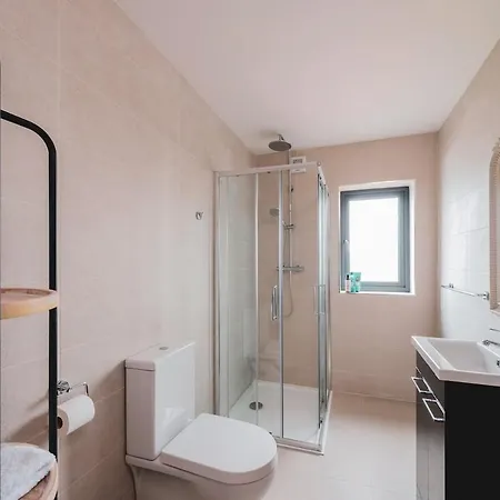 Luxurious 5-bed Property 別荘 キラーニー