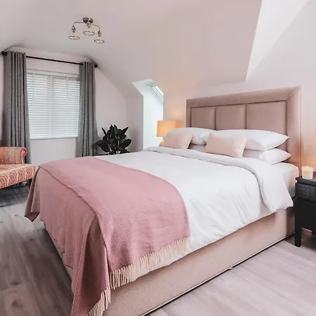 Luxurious 5-bed Property * Killarney